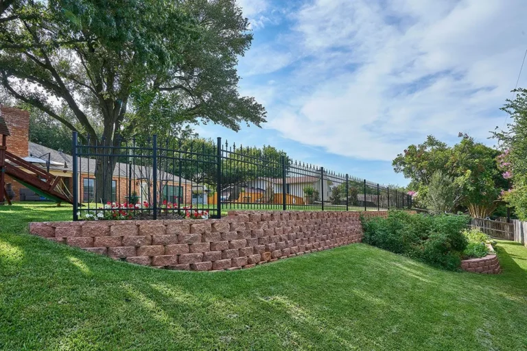 Retaining walls landscape